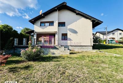 Casă cu 5 camere cu Teren 830 Mp în Roșia