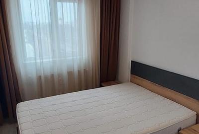 Apartament cu 2 camere, mobilat în Republicii