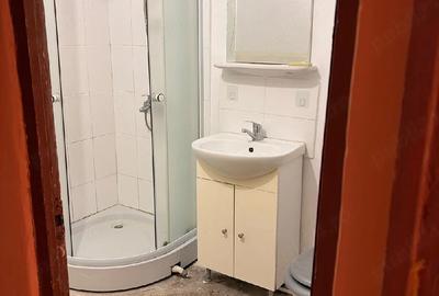 Garsonieră decomandată în Steaua
