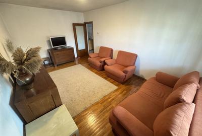 Apartament cu 3 camere decomandat, mobilat în Delfinariu - 1