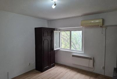 Garsonieră decomandată în Central - 2