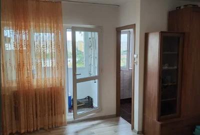 Garsonieră decomandată în Tei