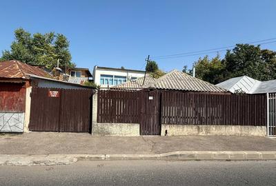 Casă cu 3 camere în Rahova
