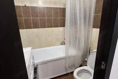 Garsonieră decomandată în Titan