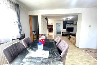 Casă cu 4 camere în Lilieci