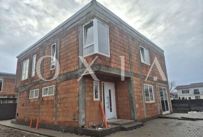 Duplex cu 4 camere cu Canalizare în Giroc