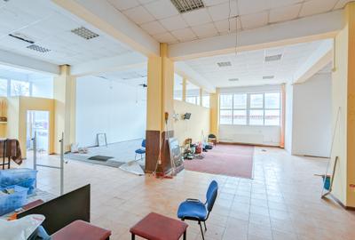 Spațiu comercial, de 238 mp, în Centrul Civic - 2