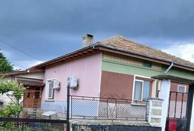 Casă individuală cu 4 camere cu Canalizare în Central - 3