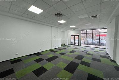 Spațiu comercial, de 175 mp, în Central - 4