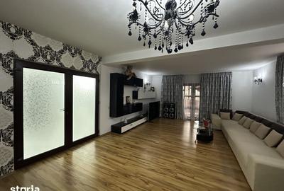 Casă cu 10 camere cu Teren 556 Mp în Central - 1