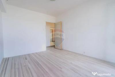 Apartament cu 3 camere decomandat în Fundeni