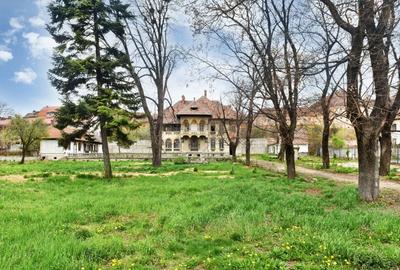 Casă cu 17 camere cu Teren 5262 Mp în Ultracentral