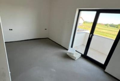 Casă cu 3 camere cu Teren 664 Mp în Vetiș - 9