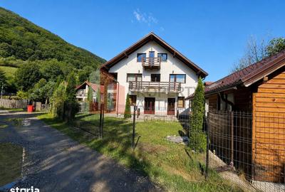 Casă cu 7 camere cu Teren 406 Mp în Predeluț