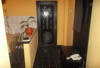 Apartament cu 2 camere decomandat în Piața Centrală