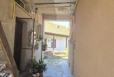 Casă cu Teren 80 Mp în Central