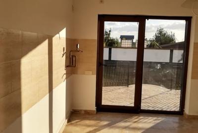 Duplex cu 6 camere cu Canalizare în Joița - 11