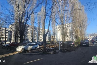 Spațiu comercial, în Păcii - 1
