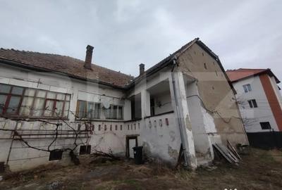 Casă cu 2 camere cu Teren 350 Mp în Livezile