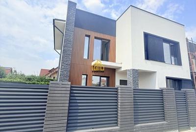 Casă cu 5 camere cu Teren 330 Mp în Central - 1