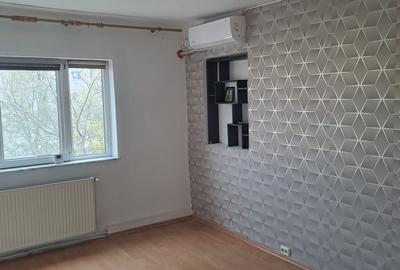 Apartament cu 2 camere decomandat în Sud