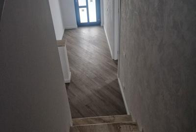 Casă cu 5 camere cu Teren 500 Mp în Hemeiuș - 1