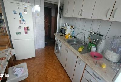 Apartament cu 3 camere semidecomandat în Central - 1