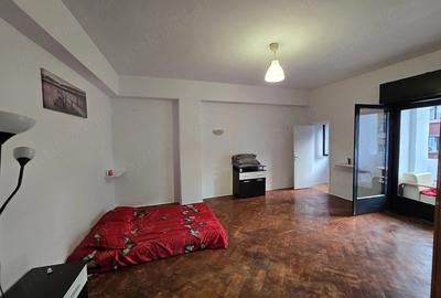 Apartament cu 3 camere decomandat în Calea Victoriei - 2