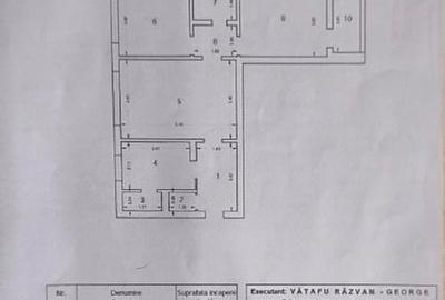 Apartament cu 3 camere semidecomandat în Berceni