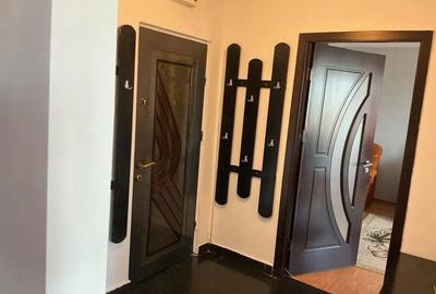 Apartament cu 2 camere decomandat în Casa de Cultură