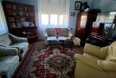 Casă cu 2 camere în Central