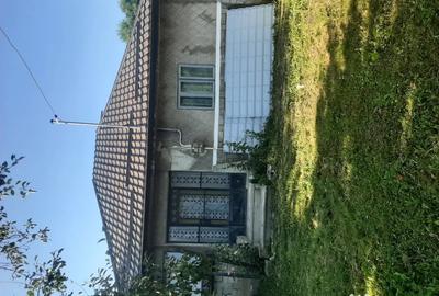 Casă cu 3 camere în Vărbila