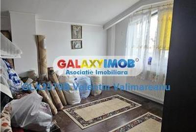 Casă cu 4 camere cu Canalizare în Central