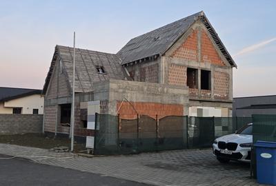 Casă cu 4 camere cu Canalizare în Corbeanca - 2