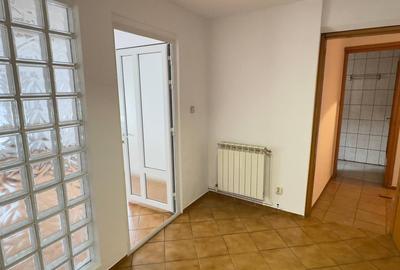 Casă individuală cu 4 camere cu Canalizare în P-ța Unirii - 23