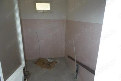 Spațiu comercial, de 370 mp, în Central - 4