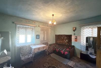 Casă cu 3 camere cu Teren 2195 Mp în Central