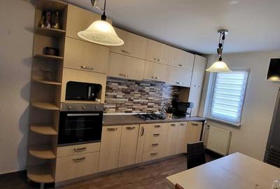 Apartament cu 2 camere semidecomandat în Gemenii