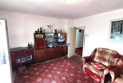 Apartament cu 3 camere decomandat în Mărăței