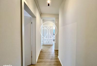 Apartament cu 3 camere decomandat în Cristian