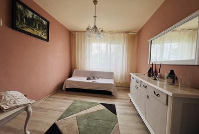 Apartament cu 3 camere decomandat, mobilat în Giarmata