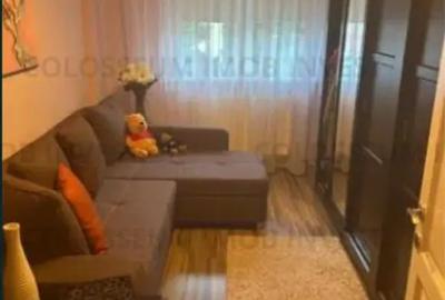 Apartament cu 3 camere decomandat în Răcădău