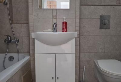 Garsonieră decomandată, mobilată în Central - 12