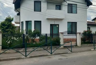 Casă cu 6 camere cu Teren 500 Mp în Vălenii de Munte - 3