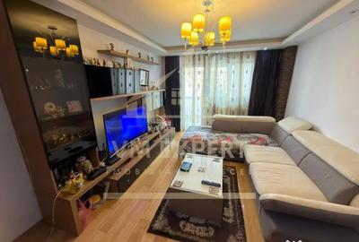 Apartament cu 3 camere decomandat în Sud