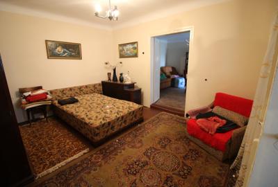 Casă cu 3 camere cu Canalizare în Central - 5