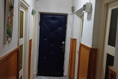 Apartament cu 2 camere decomandat în Coman