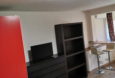 Garsonieră decomandată în Central