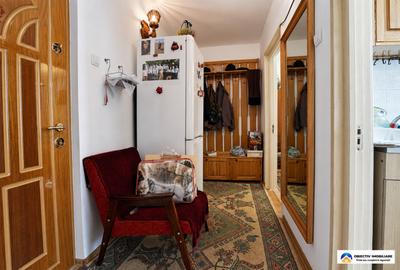 Apartament cu 3 camere semidecomandat în Dărmănești