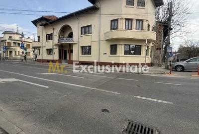 Casă cu 5 camere în Central